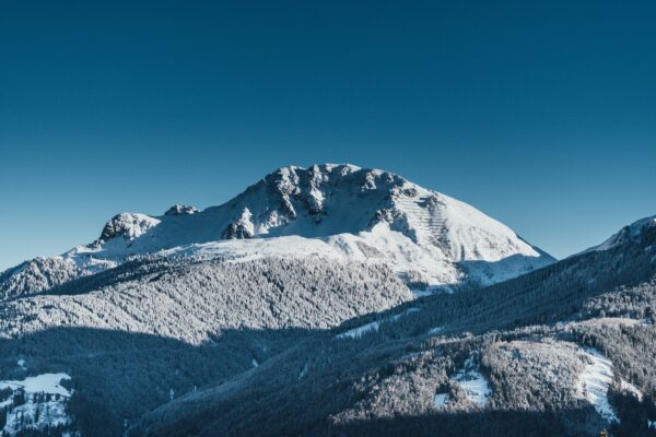 Family-friendly skiing resorts near Innsbruck