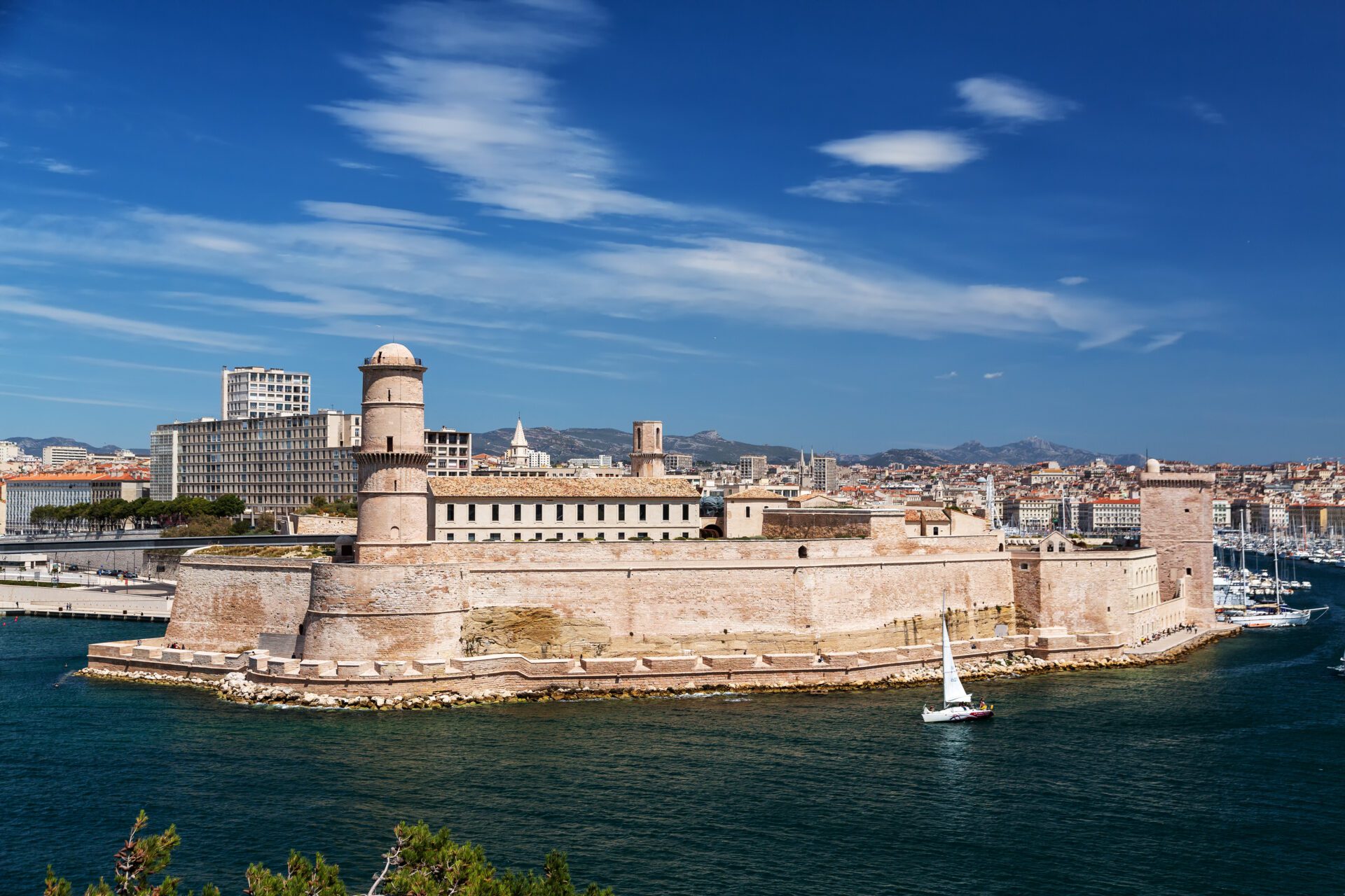 Best things to do in Old Port Marseille | MEININGER Hotels