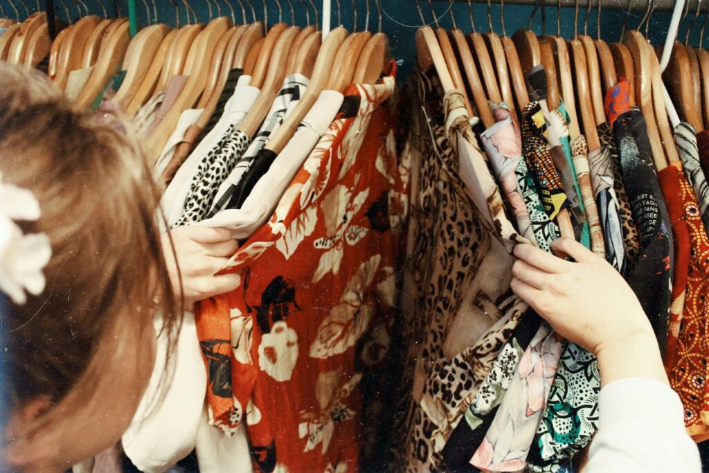Best budget-friendly activities in Cologne - a woman browsing through vintage clothes