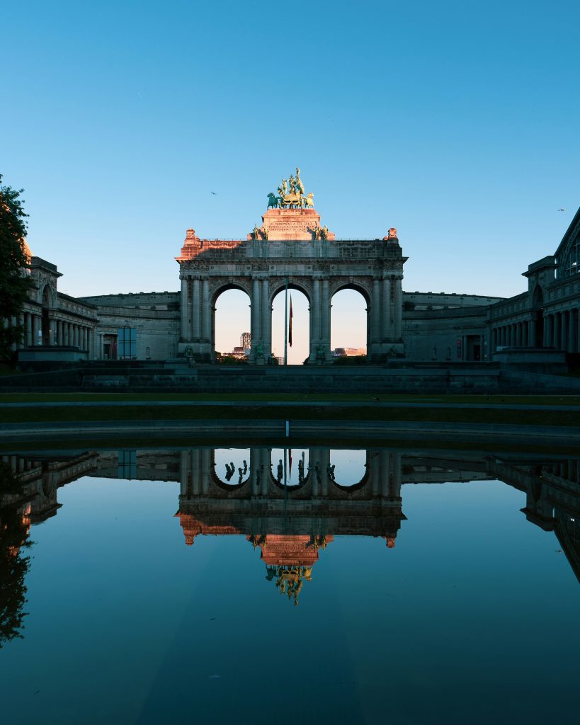 Brüssel insider-tipps: die Cinquantenaire-Arkade im Parc du Cinquantenaire