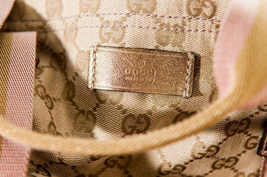 Berlin Second-Hand: the label of a Gucci bag