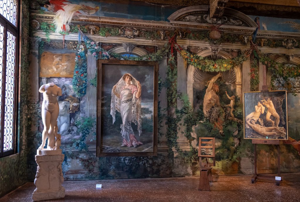 Murals by Mariano Fortuny y Madrazo alongside a portrait of Henriette Fortuny in Pompeian attire