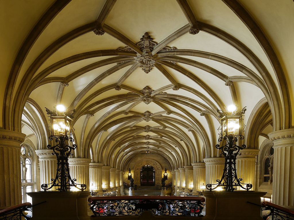 Hamburg Instagram spots: the interior of the Hamburg City Hall