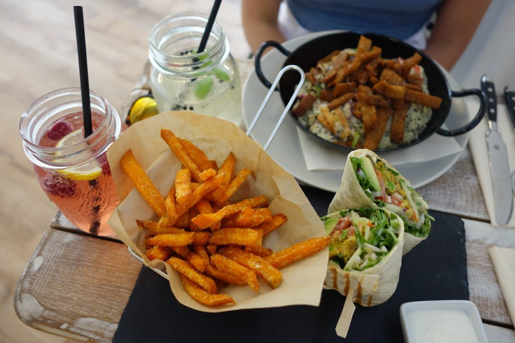 People having food at Veggiezz in Vienna