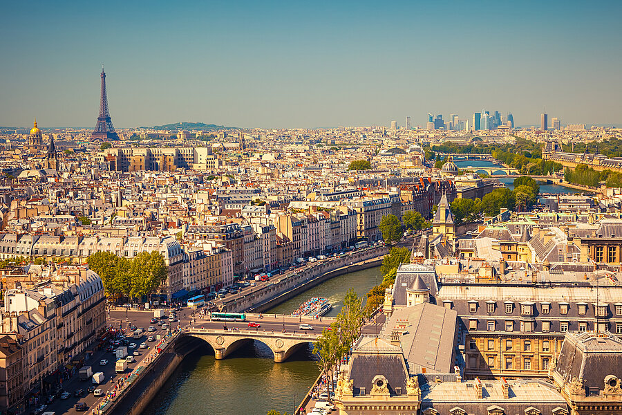 Die Stadt Paris und MEININGER unterzeichnen Vereinbarung über erstes MEININGER Hotel in Paris